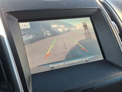 Used 2020 Ford Edge SEL image 18