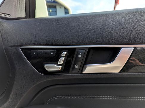 Used 2016 Mercedes-Benz E 400 4MATIC Coupe image 36