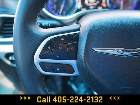 Used 2023 Chrysler Pacifica Touring-L FWD image 29