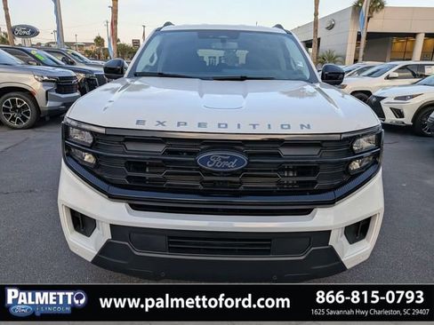 Used 2025 Ford Expedition Active RWD image 9