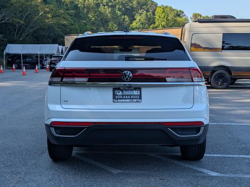Used 2025 Volkswagen Atlas Cross Sport SE FWD image 8