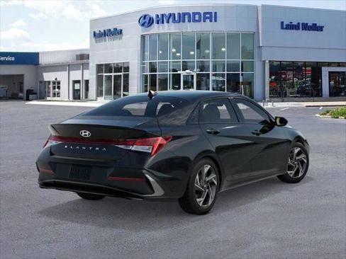 New 2026 Hyundai Elantra SEL Sport Premium FWD image 4