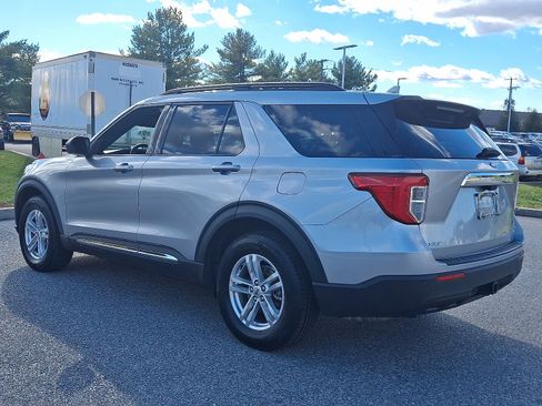 Used 2020 Ford Explorer XLT w/ Class III Trailer Tow Package image 5