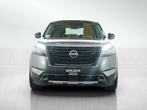 Used 2024 Nissan Pathfinder Platinum AWD/4WD image 5