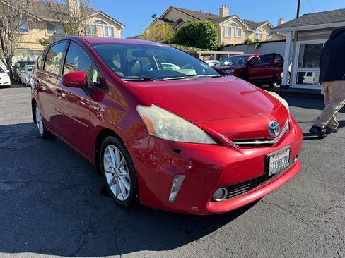 Used 2012 Toyota Prius V Five FWD image 3