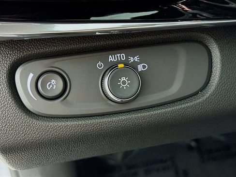 New 2026 Buick Envista Sport Touring FWD image 10