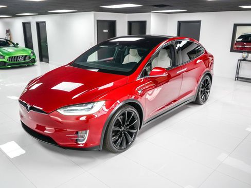 Used 2018 Tesla Model X 75D AWD/4WD image 2