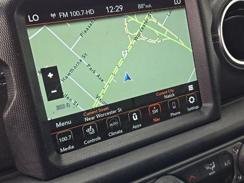 Used 2022 Jeep Wrangler Unlimited Sahara w/ Cold Weather Group AWD/4WD image 23
