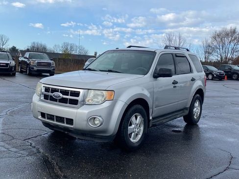Used 2009 Ford Escape XLT image 1