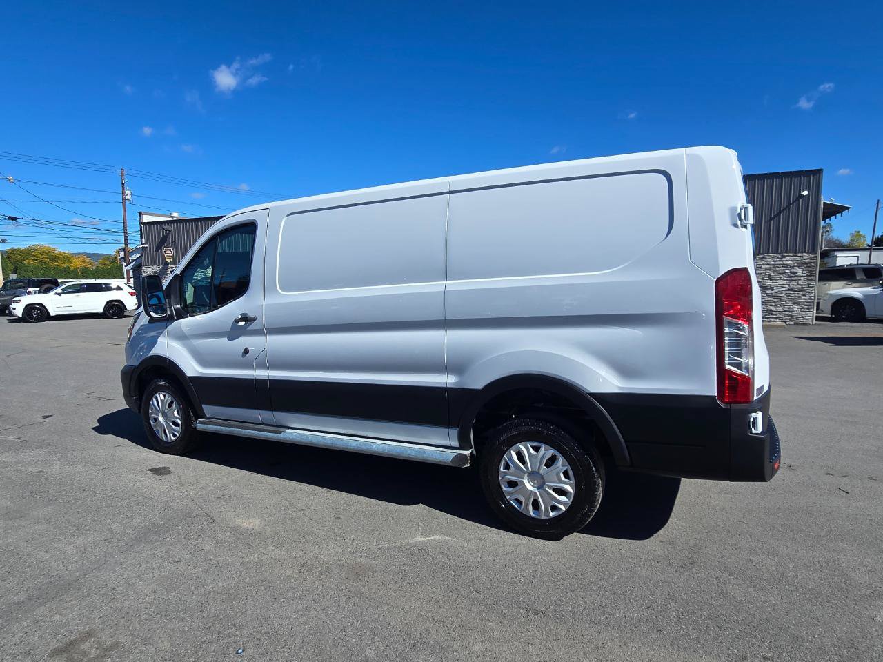 Used 2025 Ford Transit 250 Low Roof w/ Exterior Upgrade Package RWD image 4