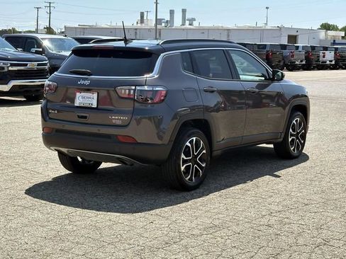 Used 2023 Jeep Compass Limited AWD/4WD image 5