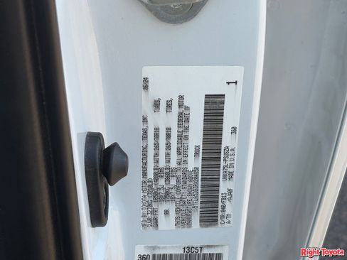 Used 2024 Toyota Tundra SR5 w/ SR5 Convenience Package AWD/4WD image 31
