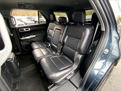 Used 2023 Ford Explorer XLT w/ Equipment Group 202A image 28