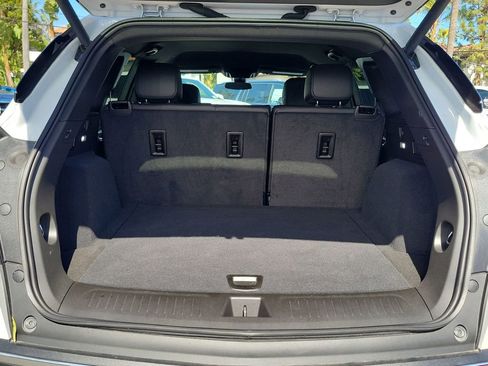 Used 2025 Cadillac XT5 Luxury image 24