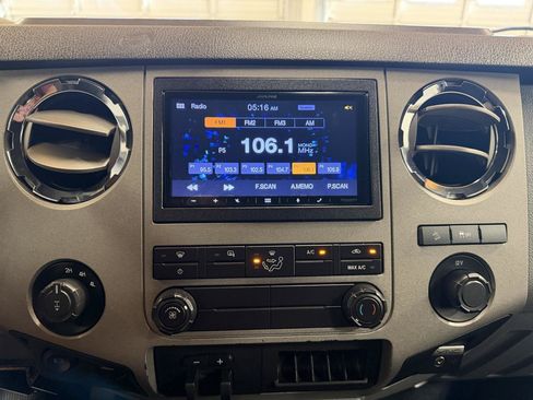 Used 2016 Ford F250 XLT w/ XLT Value Package AWD/4WD image 16