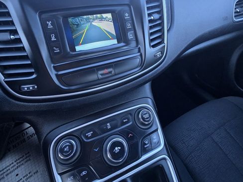 Used 2015 Chrysler 200 Limited w/ Convenience Group image 17