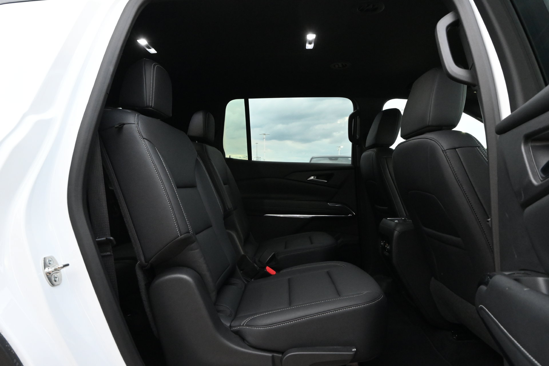 Used 2026 Chevrolet Traverse LT FWD image 23