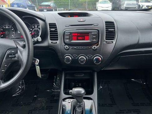 Used 2017 Kia Forte LX image 20