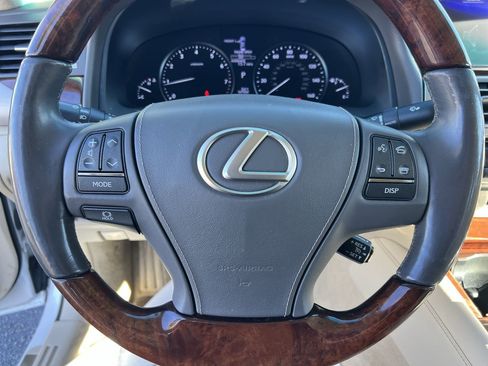 Used 2016 Lexus LS 460 L image 18