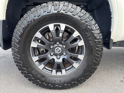 Used 2018 Nissan Titan PRO-4X w/ Pro-4x Convenience Package AWD/4WD image 12