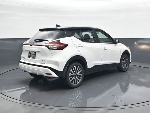 Used 2024 Nissan Kicks SV image 7