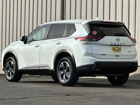 Used 2025 Nissan Rogue SV image 7