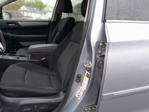 Used 2017 Subaru Outback 2.5i Premium AWD/4WD image 14
