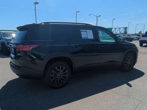 Used 2023 Chevrolet Traverse RS w/ LPO, Cargo Package FWD image 8