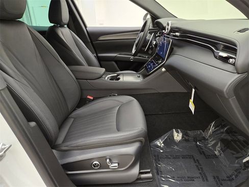 New 2024 Maserati Grecale GT image 25