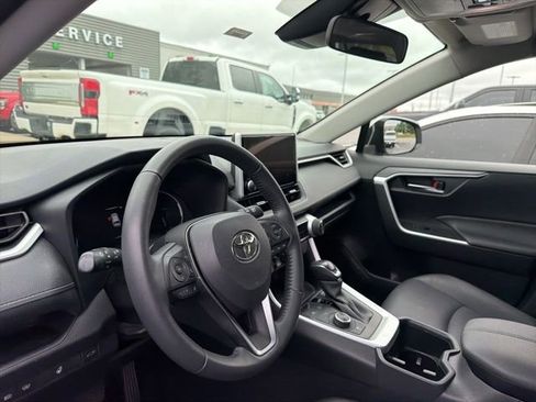 Used 2023 Toyota RAV4 XLE Premium AWD/4WD image 17