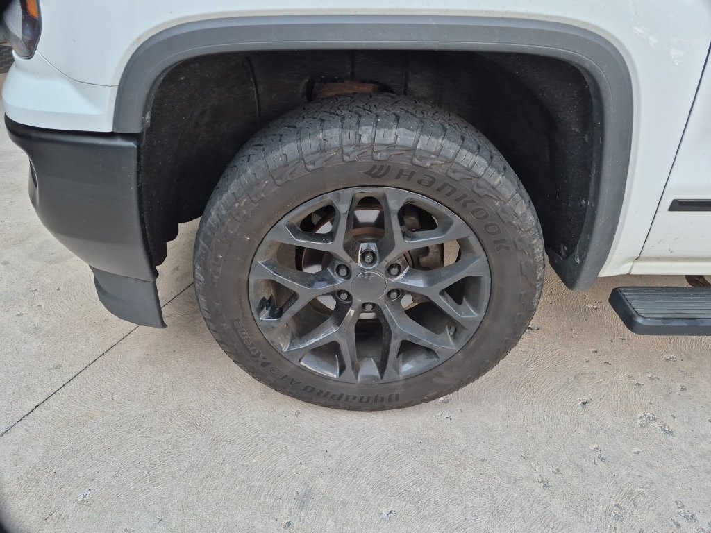 Used 2018 GMC Sierra 1500 SLT w/ SLT Premium Package AWD/4WD image 16