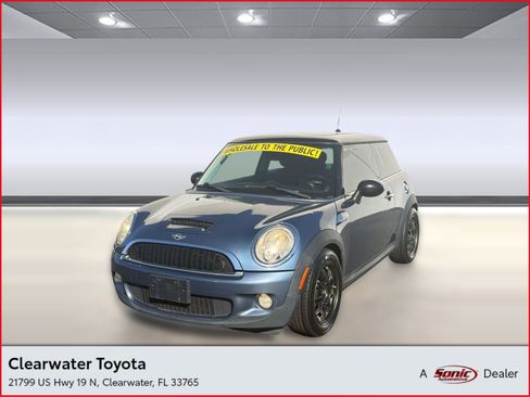 Used 2010 MINI Cooper S image 1