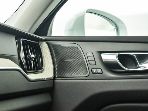 Certified 2022 Volvo XC60 B5 Inscription image 27