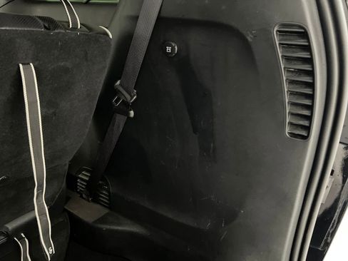 Used 2025 Chrysler Pacifica Limited image 46