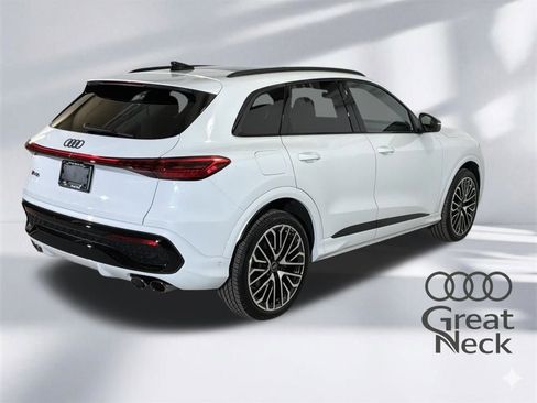 New 2025 Audi SQ5 Premium Plus image 8