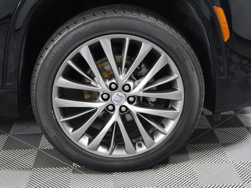 Certified 2025 Buick Enclave Avenir image 40