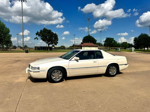 Used 2001 Cadillac Eldorado ESC w/ Comfort/Convenience Pkg image 2