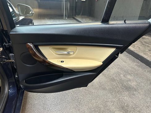 Used 2017 BMW 320i xDrive Sedan image 25