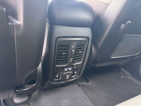 Used 2024 Dodge Durango GT image 11