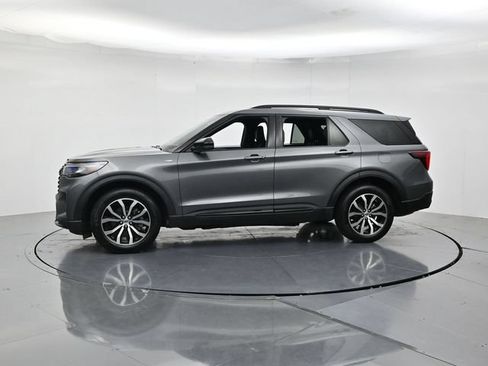 Certified 2025 Ford Explorer ST-Line AWD/4WD image 6