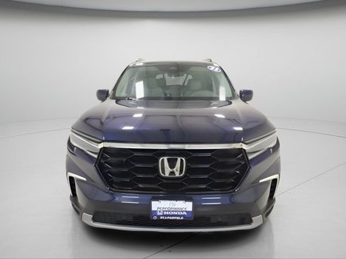 Used 2023 Honda Pilot Touring image 2