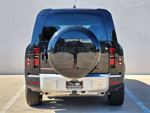 New 2024 Land Rover Defender 130 S image 6