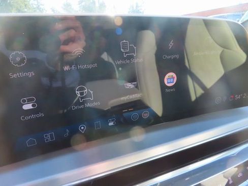 Used 2024 Cadillac Lyriq Luxury w/ LPO, Floor Liner Package AWD/4WD image 25