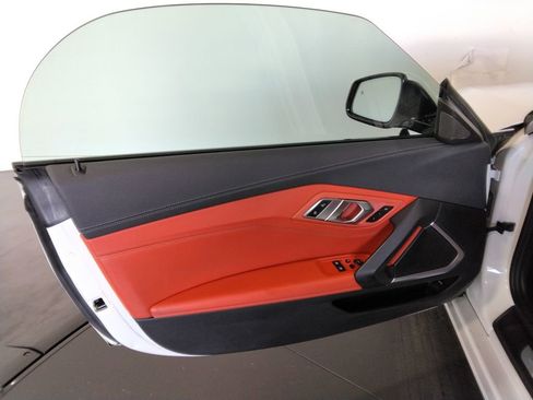 Used 2020 BMW Z4 sDrive30i w/ Premium Package image 31