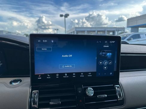 Used 2024 Lincoln Navigator Reserve AWD/4WD image 18