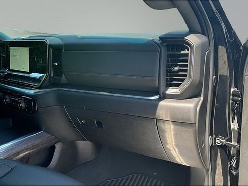 Used 2024 Chevrolet Silverado 2500 LTZ w/ LTZ Convenience Package AWD/4WD image 28