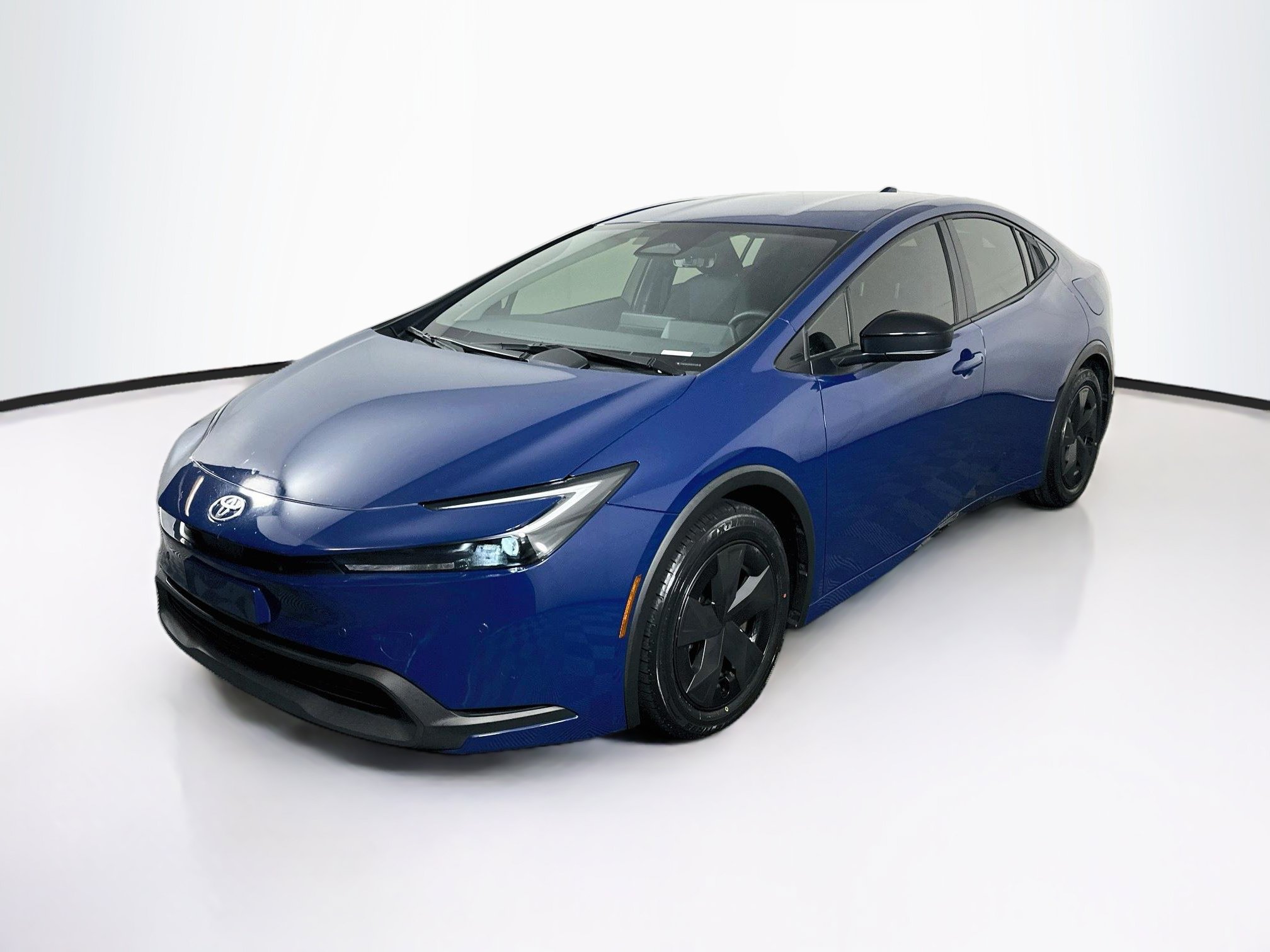 Used 2024 Toyota Prius LE FWD image 3