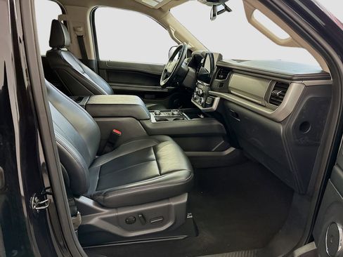 Used 2024 Ford Expedition Max XLT image 34