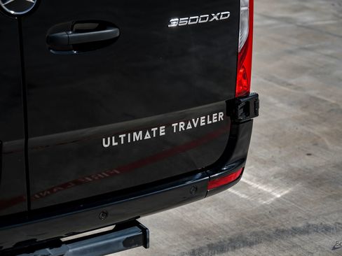 Used 2023 Mercedes-Benz Sprinter 3500 image 31