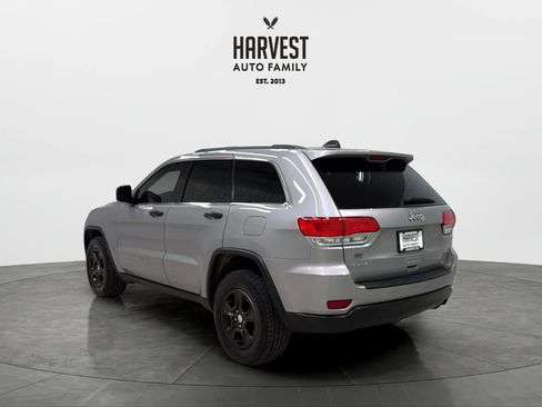 Used 2016 Jeep Grand Cherokee Laredo w/ Quick Order Package 23E AWD/4WD image 4